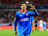 Soccer Football - FIFA Intercontinental Cup - Derby of the Americas - Cruz Azul v Flamengo - Ahmad Bin Ali Stadium, Al-Rayyan, Qatar - December 10, 2025 Cruz Azul's Jorge Sanchez celebrates scoring their first goal REUTERS/Thaier Al-Sudani
