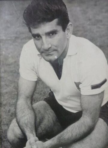 Ídolo histórico albo. Por la liguilla del título de 1970, Colo Colo gana 2-1 a la U, y Beiruth hace el primer gol. Un gol clave e inolvidable.