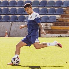 Álex Martínez, la zurda del Este, está de vuelta