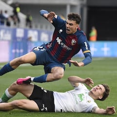 Carlos Vicente, al Birmingham City por 8M€ y llega Ángel Pérez desde el Huesca