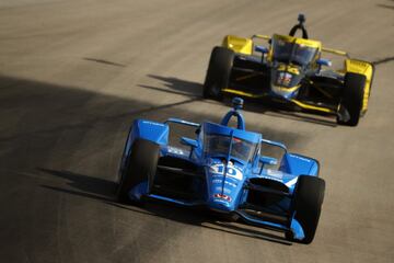 En la segunda cita de Fort Worth (Texas), Pato O'Ward present車 sus credenciales y se postul車 como uno de los favoritos. Se impuso logrando su primer triunfo en la IndyCar. ?lex Palou fue s谷ptimo y Scott Dixon, cuarto. Un cuarto puesto que mantiene al australiano en la primera posici車n de la clasificaci車n general, en la que O'Ward se colocaba segundo y Palou, tercero.