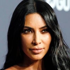 Kim Kardashian muestra los efectos de la psoriasis en su cara y en sus piernas