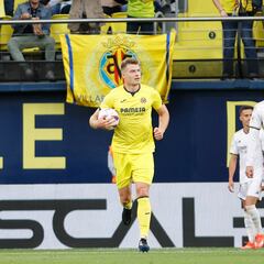 Sorloth hizo cuatro a costa de Militao