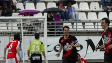 <b>EXHIBICIÓN RAYISTA. </b>A costa de un Murcia calamitoso los de Felipe toman distancia con la zona baja. Pelegrín (en la imagen) goleó.