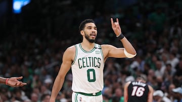 Celtics’ Jayson Tatum outscored the entire starting 5 of the Miami Heat