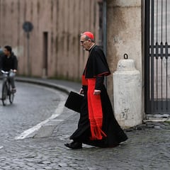 El cardenal Pierpatista Pizzaballah llega a una reunión general antes de una convención para seleccionar al próximo Papa, como he visto a Roma, Italia, a partir del 5 de mayo de 2025. Reuters/Dylan Martinez