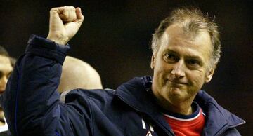 Trevor Francis, durante su etapa como entrenador del Crystal Palace, en 2003.