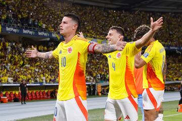 La Selección Colombia goleó 3-0 a Bolivia en el estadio Metropolitano y selló su paso a la Copa del Mundo 2026. Anotaron James, Jhon Córdoba y Juanfer Quintero.