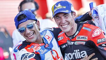 Espargaro Aleix (spa), Aprilia Racing Team Gresini, Aprilia RS-GP, portrait, celebrating his win with Martin Jorge (spa), Pramac Racing, Ducati Desmosedici GP22 during the MotoGP Gran Premio Michelin de la Rep&Atilde;&ordm;blica Argentina, Termas de R&Ati