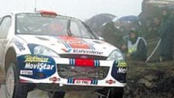 <b>A VOLAR. </b>Carlos Sainz podría repetir el año que viene en Portugal los vuelos que allí realizó en la cita del 2001 al volante de su Ford. El recorrido de la cita lusa se caracteriza por sus espectaculares saltos.