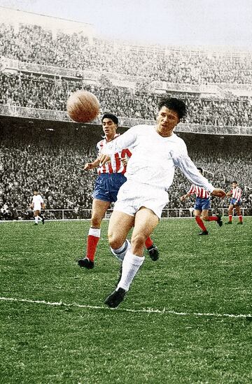 Bandera de una Hungría convertida en potencia mundial por aquel entonces y del Real Madrid tricampeón de la naciente Copa de Europa, el español Luis Suárez se encargó de arrebatarle el Balón de Oro a ‘Cañoncito Pum’ en 1960. Tuvo que conformarse con el de