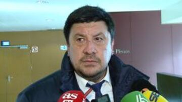 El Mono Burgos, durante la presentación del partido benéfico.