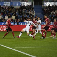 Aprobados y suspensos: El Burgos asalta Mendizorroza para seguir soñando