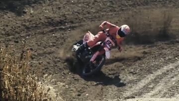 Los Márquez vuelven a subirse a la moto: da gusto verles derrapar