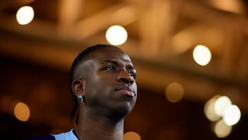 Vinicius durante el calentamiento previo al partido de Supercopa frente al Mallorca.
