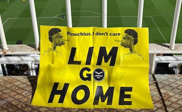Vinicius alza el pu?o a la Curva Nord