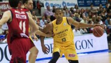 Eulis Báez e Isaac Fotu.