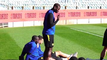 Paul Pogba entrenó con el United y estrenó su nuevo look