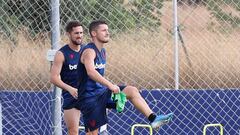 Enis Bardhi ejercit&aacute;ndos en la Ciudad Deportiva del Levante.