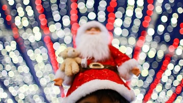 Advice for talking truthfully to kids about Santa Claus