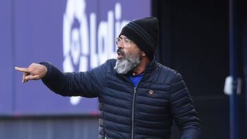 Cervera: "Quiero que el C¨¢diz aspire a m¨¢s que sobrevivir"