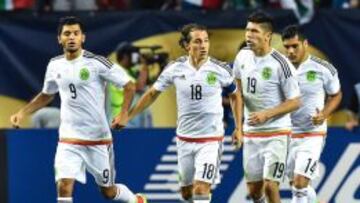 Andr&eacute;s Guardado festa el segundo gol de la Selecci&oacute;n mexicana contra Panam&aacute;.