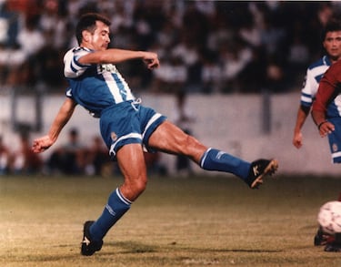 Aterrizó en A Coruña en 1991, se fue en 1995 y se retiró en el Elche en el año 2000. Delantero de raza, le hacía el trabajo 'sucio' a Bebeto y además aportaba goles. Como otros compañeros tomó el camino de los banquillos dirigiendo al Elche, Ponferradina, Cádiz, Mirandés y Hércules entre otros.