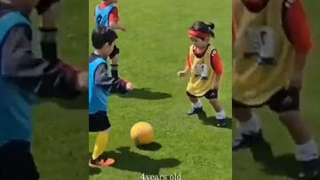 ¡Es como Messi! Niña sorprende por su talento al jugar futbol