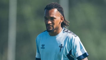 Jailson durante un entrenamiento del Celta.