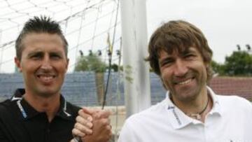 Dino Baggio, con Julio Salinas, en Gdansk.