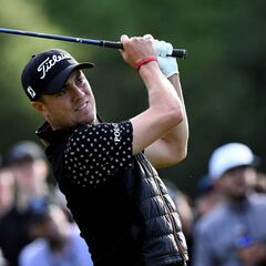 La lluvia lastra el Genesis, que lideran Thomas y Scott