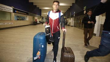 Rubén Castro, a su llegada al Aeropuerto de Sevilla.