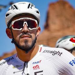 Dura caída de Juan Sebastián Molano en inicio del UAE Tour