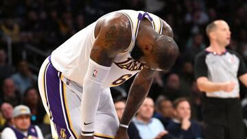 The LA Lakers suffered yet another loss, 123-95 to the New Orleans Pelicans on Sunday night and received boos from th crowd at their own home stadium.