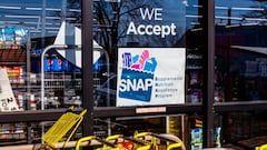 Some Americans are entitled to receive SNAP replacement benefits. Who are the people who are qualified to receive this assistance and how can they apply?
