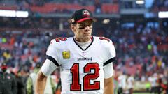 CLEVELAND, OH - NOVEMBER 27: Tampa Bay Buccaneers quarterback Tom Brady (12) leaves the field following the National Football League game between the Tampa Bay Buccaneers and Cleveland Browns on November 27, 2022, at FirstEnergy Stadium in Cleveland, OH. (Photo by Frank Jansky/Icon Sportswire via Getty Images)