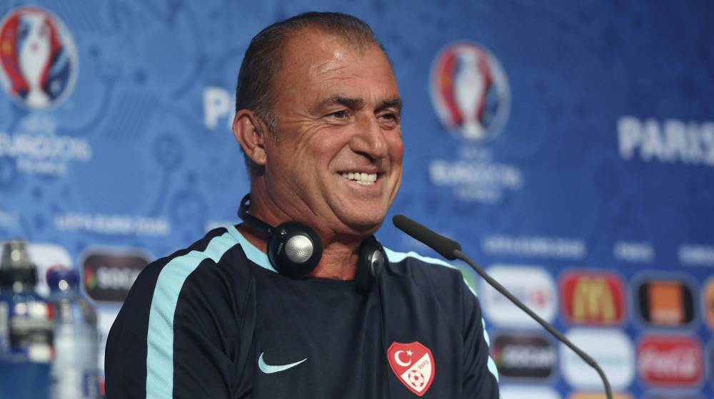 Fatih Terim se acerca a la selección checa