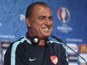 Fatih Terim se acerca a la selección checa