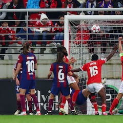 El Benfica humaniza al Barcelona