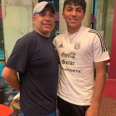 Papá de Jonathan Gómez: “Aún no hay decisión final sobre qué Selección representará”