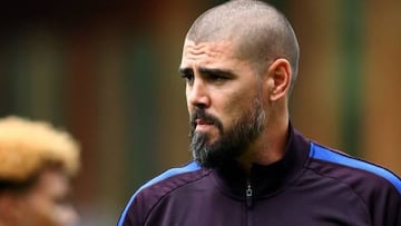 Víctor Valdés back at Barcelona