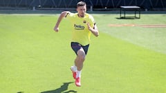 Cl&eacute;ment Lenglet, en un entrenamiento del Bar&ccedil;a.