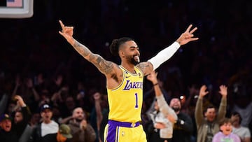 D'Angelo Russell, base de Los Angeles Lakers, celebra una canasta durante el partido del 'play in' 2023 contra Minnesota Timberwolves.