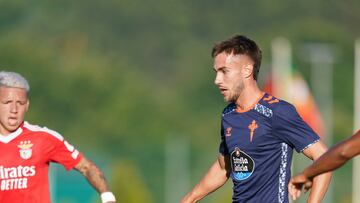 Óscar Mingueza, jugador del Celta, durante el amistoso disputado este verano ante el Benfica.