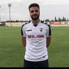 Así es Pelayo Novo, ovetense y trotamundos del fútbol