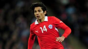 17.- El volante de la Fiorentina registra 13 partidos bajo el mando de Jorge Sampaoli en La Roja.