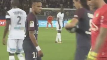 ¿Problemas en el paraíso? Cavani no dejó tirar el penalti a Neymar