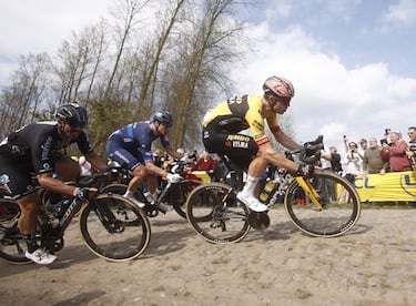  Wout Van Aert, en un momento de la carrera