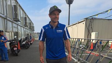 Cal Crutchlow en el paddock de Motegi.