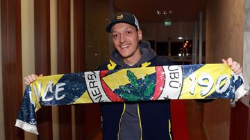 Oficial: Özil, al Fenerbahçe